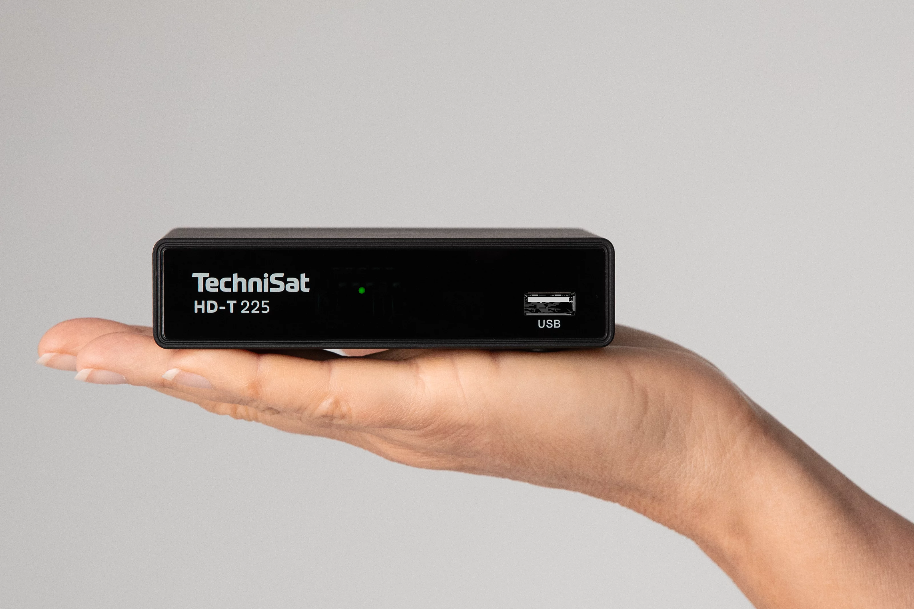 HD-T 225 Frontal, Front